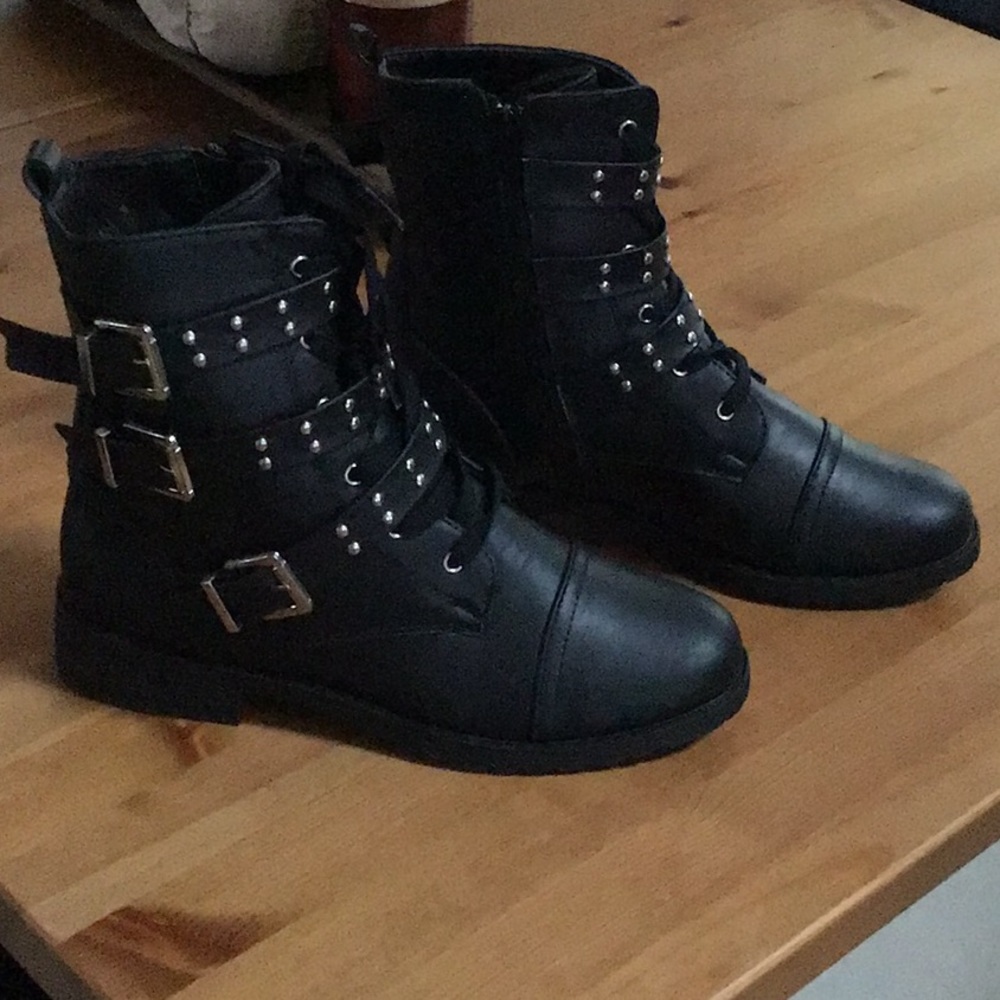 Ankle high boots